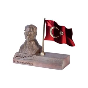 Atatürk büstlü ve Türk bayraklı kaideli masaüstü promosyon plaket